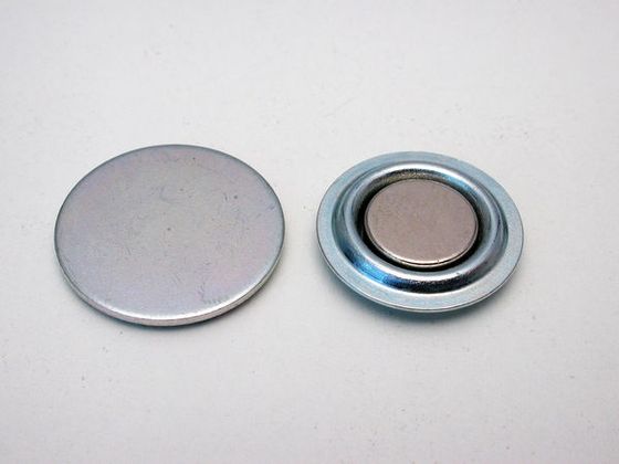 Round magnet for magnetic badges