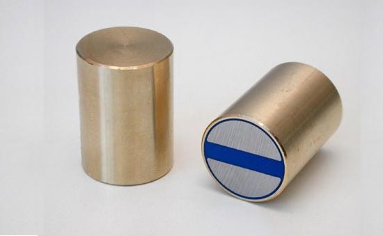 Pot magnet cylindrical with fitting tolerance h6 (brass), Neodymium